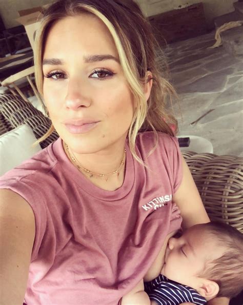 jessie decker naked|Jessie James Decker shares throwback NUDE photo of husband。